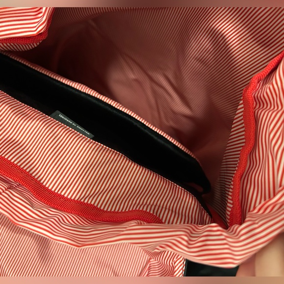 Herschel Backpack - Picture 3 of 4